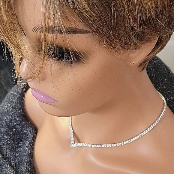 Elegant Silver Necklace - Picture 2 of 14